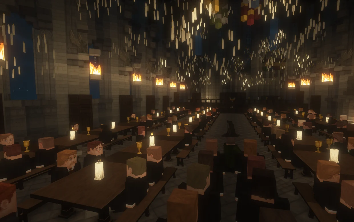 La Sala Grande di Hogwarts con gli stendardi delle quattro casate
